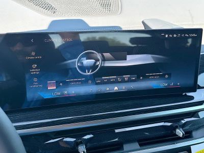 2026 BMW X5 — photo 13 view