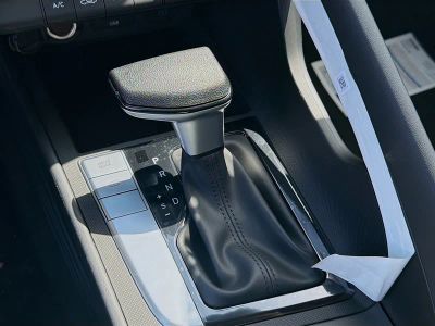 2026 Hyundai ELANTRA — photo 13 view