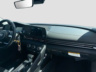 2026 Hyundai ELANTRA — photo 21 view