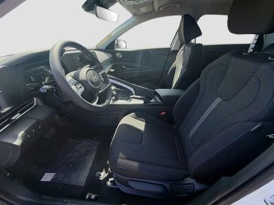 2026 Hyundai ELANTRA — photo 14 view