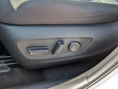 2023 Toyota RAV4 Hybrid - Photo 13