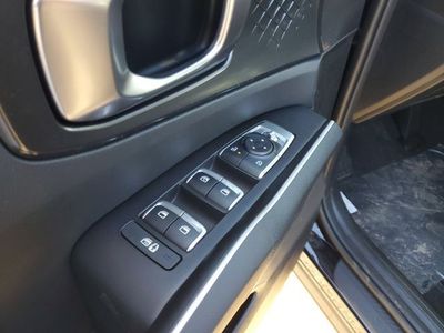 2025 Kia Sorento — engine compartment view