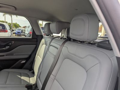 2022 Lincoln Corsair - Photo 17