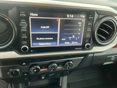 2020 Toyota Tacoma — photo 11 view