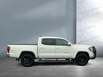2020 Toyota Tacoma — photo 7 view