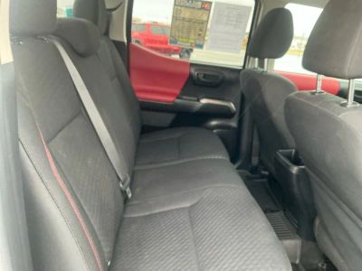 2020 Toyota Tacoma — photo 18 view