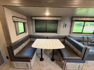 2022 Coachmen RV Catalina Legacy — photo 13 view