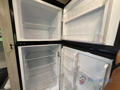 2022 Coachmen RV Catalina Legacy — photo 18 view