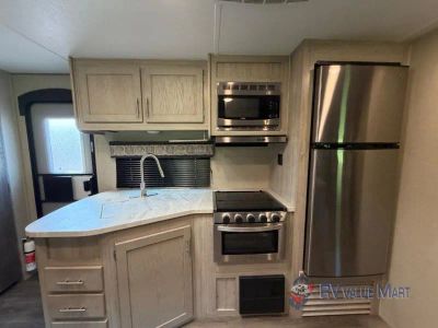 2022 Coachmen RV Catalina Legacy — photo 14 view