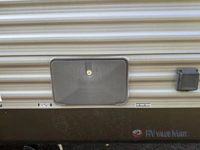 2022 Coachmen RV Catalina Legacy — engine compartment view