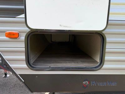 2022 Coachmen RV Catalina Legacy — photo 8 view