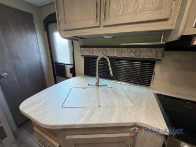 2022 Coachmen RV Catalina Legacy — photo 15 view