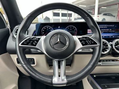 2025 Mercedes-Benz GLB — photo 11 view