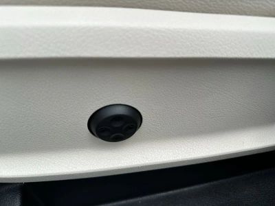 2025 Mercedes-Benz GLB — photo 14 view