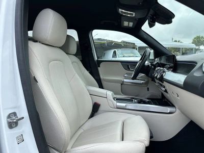 2025 Mercedes-Benz GLB — photo 23 view