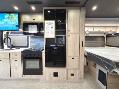 2026 Grand Design LINEAGE SERIES F - Photo 8