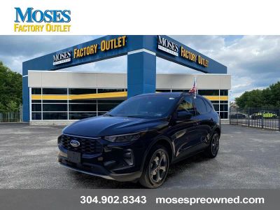 2025 Ford Escape ST-Line in Agate Black — front three-quarter view