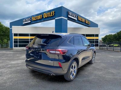 2025 Ford Escape — detail view