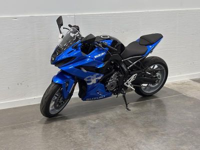 2025 Suzuki GSX-8R - Photo 5