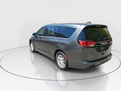 2023 Chrysler Voyager - Photo 5