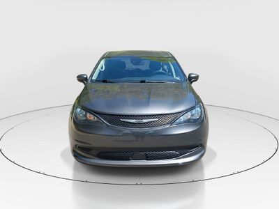 2023 Chrysler Voyager - Photo 2