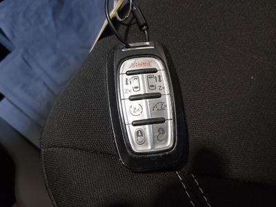 2023 Chrysler Voyager - Photo 15