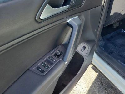2018 Volkswagen Tiguan — photo 10 view