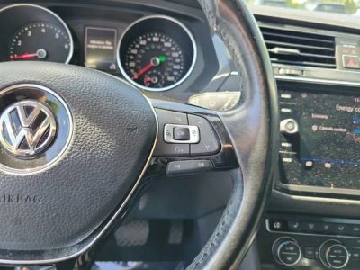 2018 Volkswagen Tiguan — photo 16 view