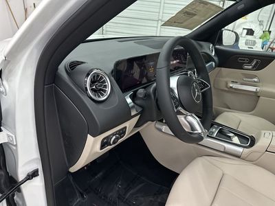 2026 Mercedes-Benz GLB — photo 9 view
