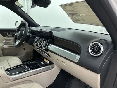 2026 Mercedes-Benz GLB — photo 23 view