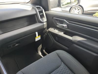 2026 Ram 1500 — photo 18 view