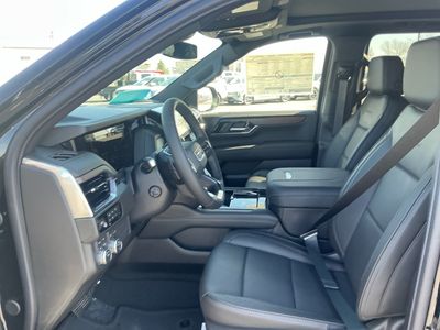 2026 GMC Yukon XL — photo 10 view