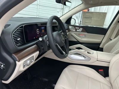 2026 Mercedes-Benz GLE — photo 9 view