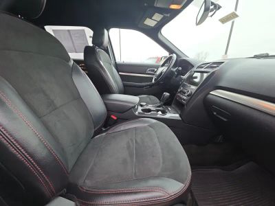 2018 Ford Explorer — photo 15 view