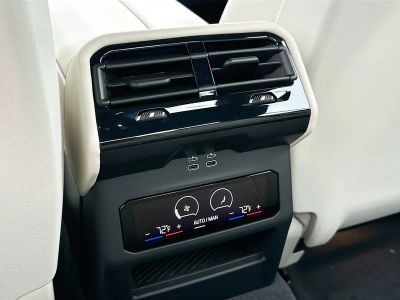 2026 BMW 5 Series — photo 20 view