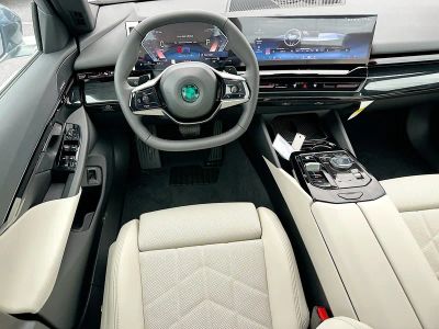 2026 BMW 5 Series — photo 17 view