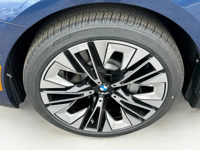 2026 BMW 5 Series — photo 26 view