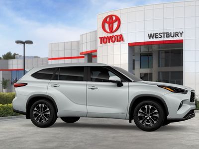 2026 Toyota Highlander Hybrid — photo 13 view