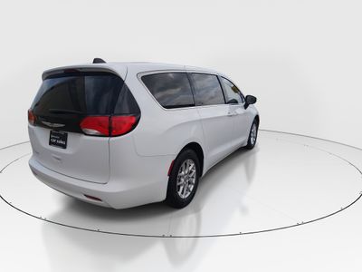 2023 Chrysler Voyager - Photo 7