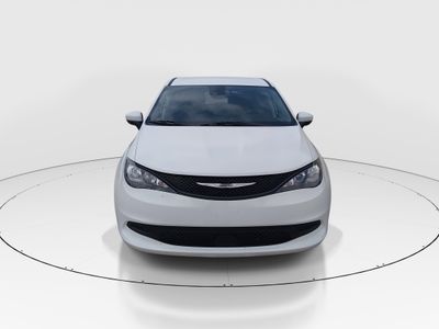 2023 Chrysler Voyager - Photo 2