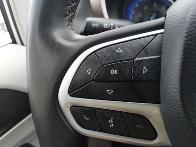 2023 Chrysler Voyager - Photo 13