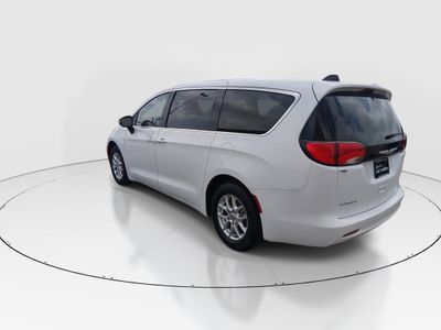 2023 Chrysler Voyager - Photo 5