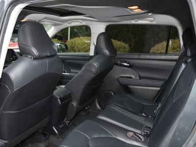 2020 Toyota Highlander - Photo 16