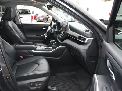 2020 Toyota Highlander - Photo 21