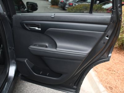 2020 Toyota Highlander - Photo 20