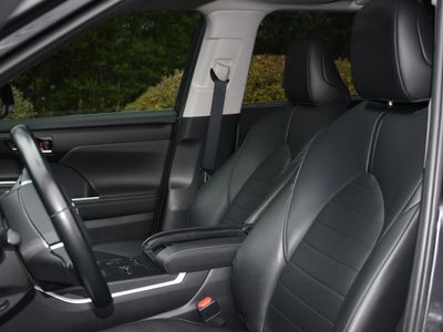 2020 Toyota Highlander - Photo 12