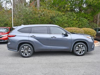 2020 Toyota Highlander - Photo 5