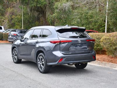 2020 Toyota Highlander - Photo 3