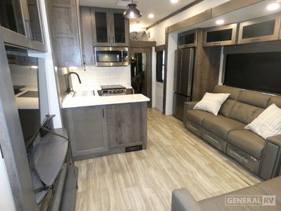 2023 Alliance RV Valor - Photo 5