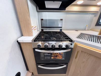2027 Thor Motor Coach CHATEAU - Photo 10